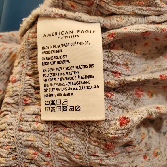 American Eagle Floral Blue Crop Top - Picture 6 of 8